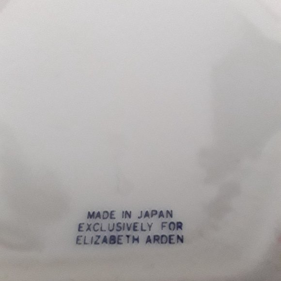 Vintage ELIZABETH ARDEN Lidded Ceramic Container - Vanity Tray - Picture 5 of 5